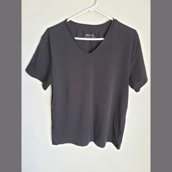 2 for $60 RW&CO Pima Cotton V-Neck T-Shirt - Picture 1 of 6